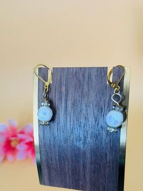 Gold plated round white earrings with clear rhinestones spacers